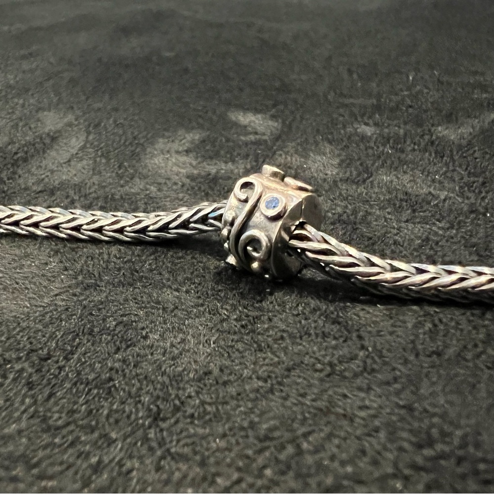 Pandora Tendrils with Blue CZ clip bead